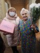 15  декабря начальник территориального отдела мкр. Северный – Чистякова Светлана Александровна поздравила с 90 летним юбилеем сразу двух юбилярш, которым исполнилось по 90 лет.