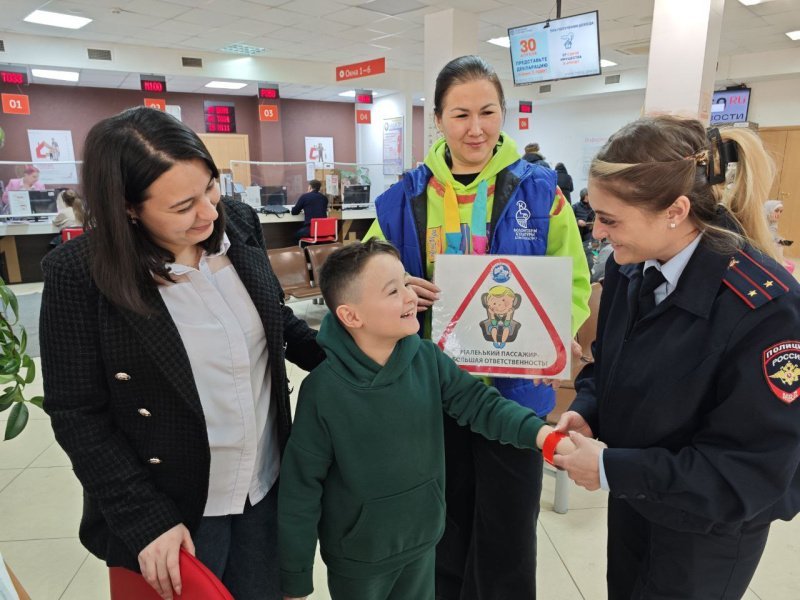Сотрудники Госавтоинспекции по г.о. Домодедово провели мероприятия в многофункциональных центрах