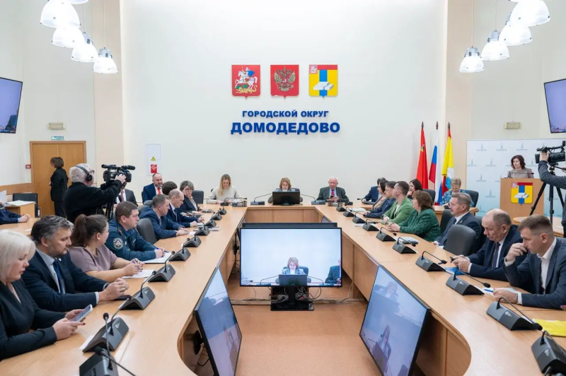 Уборка территорий после снегопада в Домодедово: более 90% работ выполнены