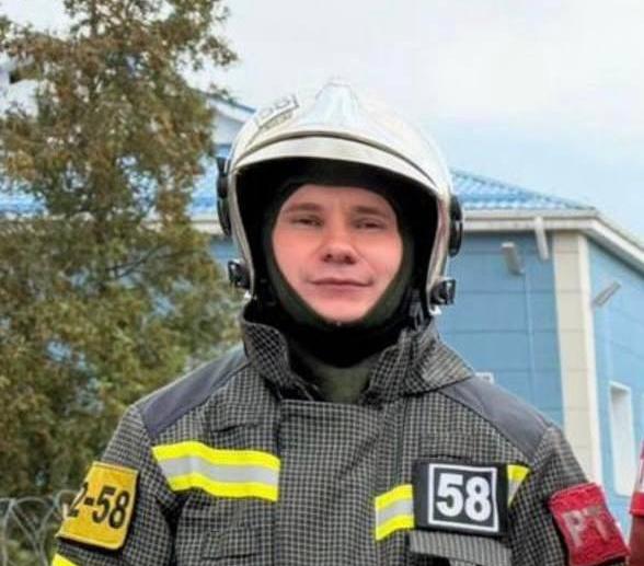 Начальник пожарно-спасательной части из Домодедово Даниил Костылев занял второе место в конкурсе рисунков, посвящённом 35-летию МЧС России