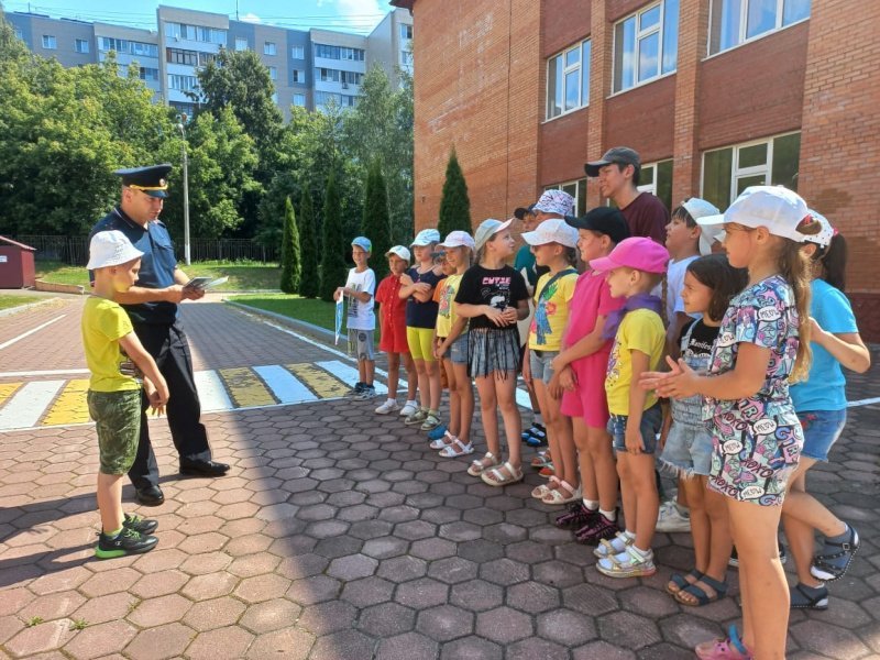 Полицейские в Домодедово провели мероприятие по ПДД в общеобразовательном учреждении 
