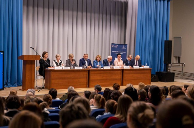 В Домодедово завершились открытые родительские собрания в школах округа