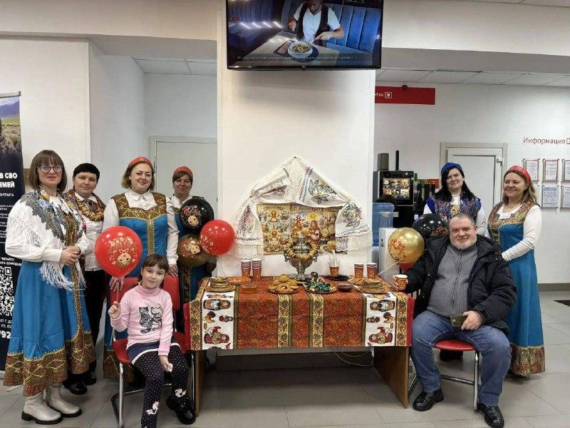 В МФЦ микрорайона Барыбино в честь масленичной недели гостей угощали блинами