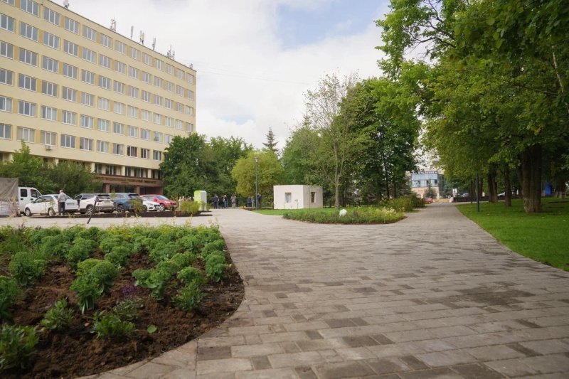 Студенческий сквер напротив здания РГГУ уже преобразился, а будет только лучше