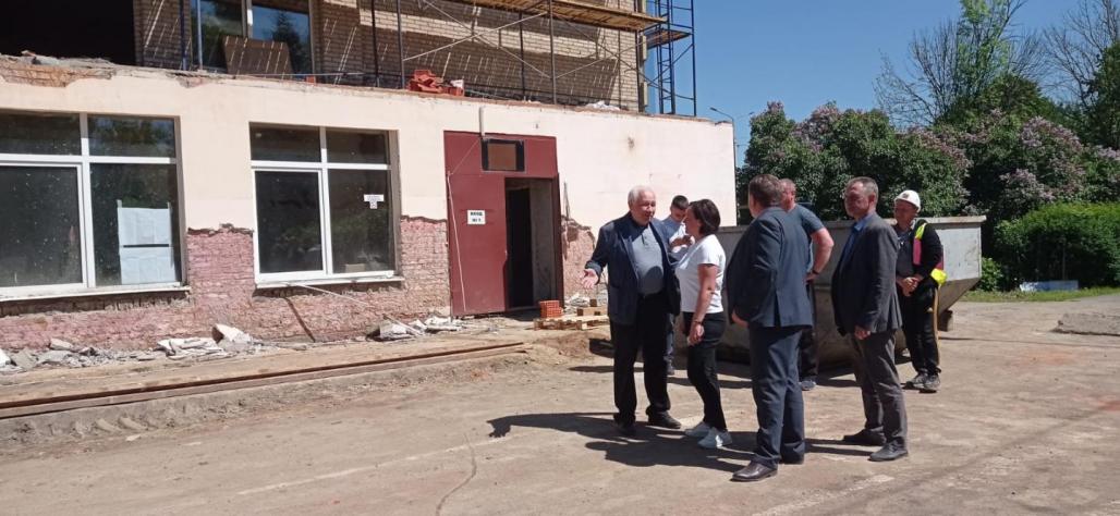 Депутский контроль за капитальным ремонтом Костантиновской СОШ