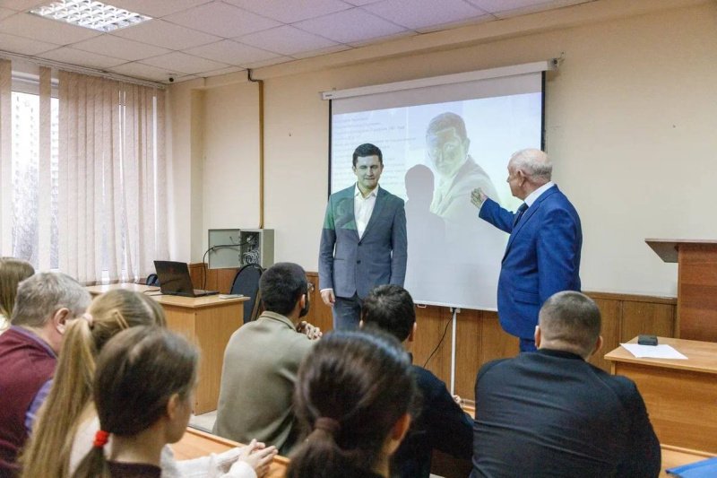 Более 100 студентов РГГУ встретились с председателем Торгово-промышленной палаты Александром Пашковым