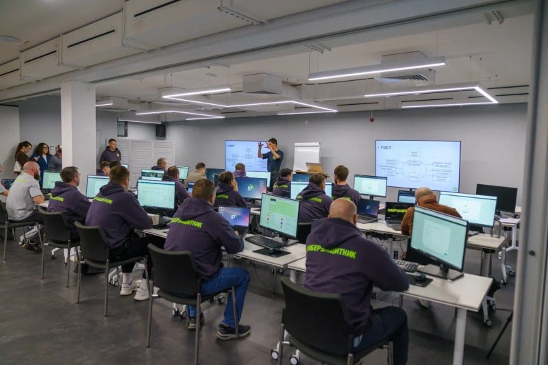 В Домодедово реализуется проект «Киберзащитник» для адаптации участников СВО