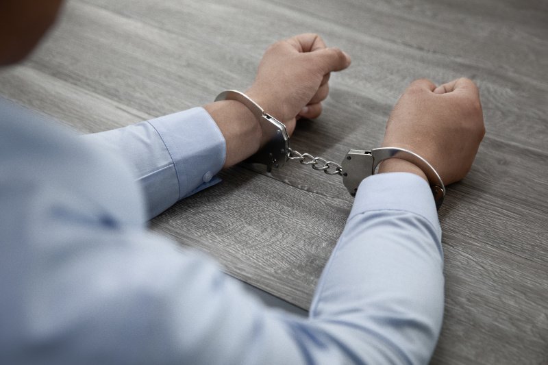 Полицейские в Домодедово задержали женщину, подозреваемую в незаконном обороте наркотиков