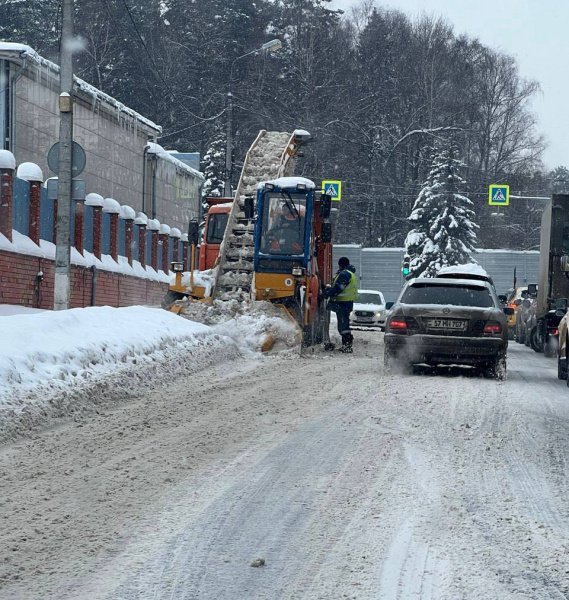 Коммунальные службы продолжают работать без перерывов