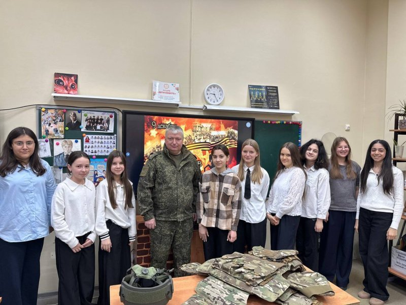 Уроки мужества в честь Дня Героев Отечества