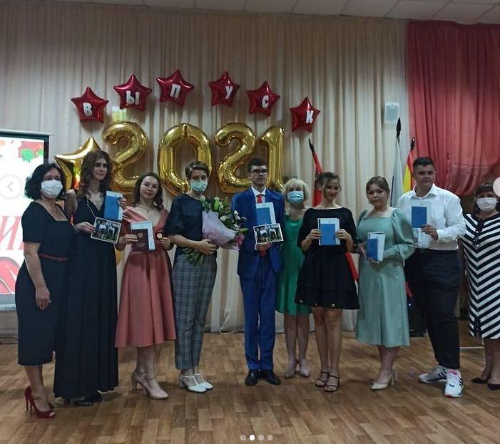 Балакина выпускной 2.jpg Балакина выпускной 2.jpg