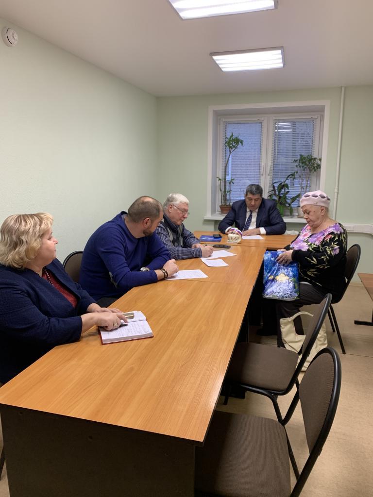 Рагимов прием1.jpg Рагимов прием1.jpg