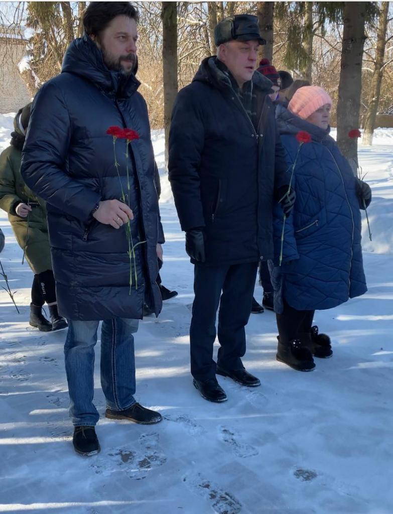 Ежокин возложение.jpg Ежокин возложение.jpg