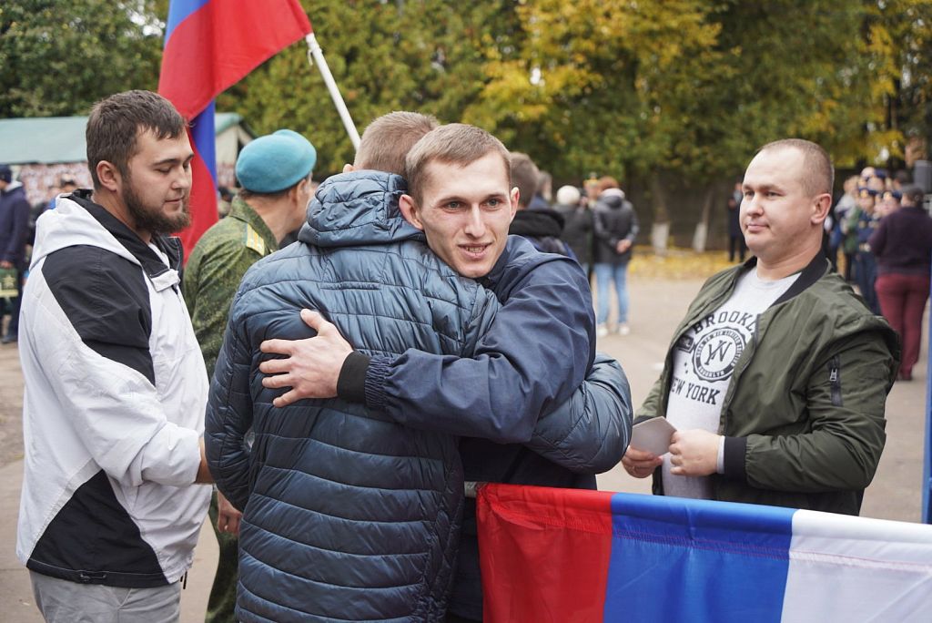 Сегодня в Домодедово проводили мобилизованных в учебные части Городской округ До