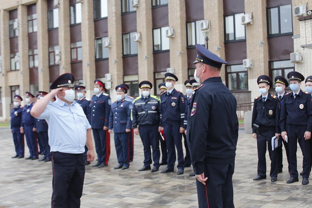 Полицейские совместно с общественниками в Домодедово провели инструктаж нарядов 